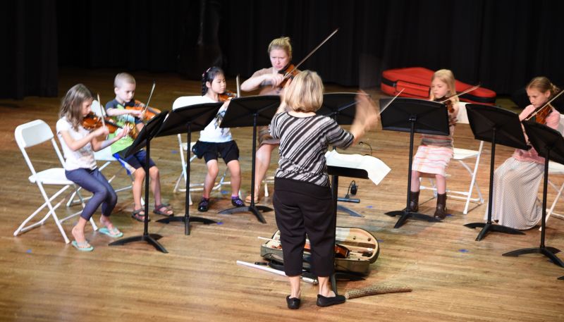 Beginning orchestra rehearsal